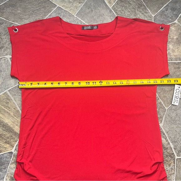 CURE. Split Short Sleeve Top - Picture 10 of 11